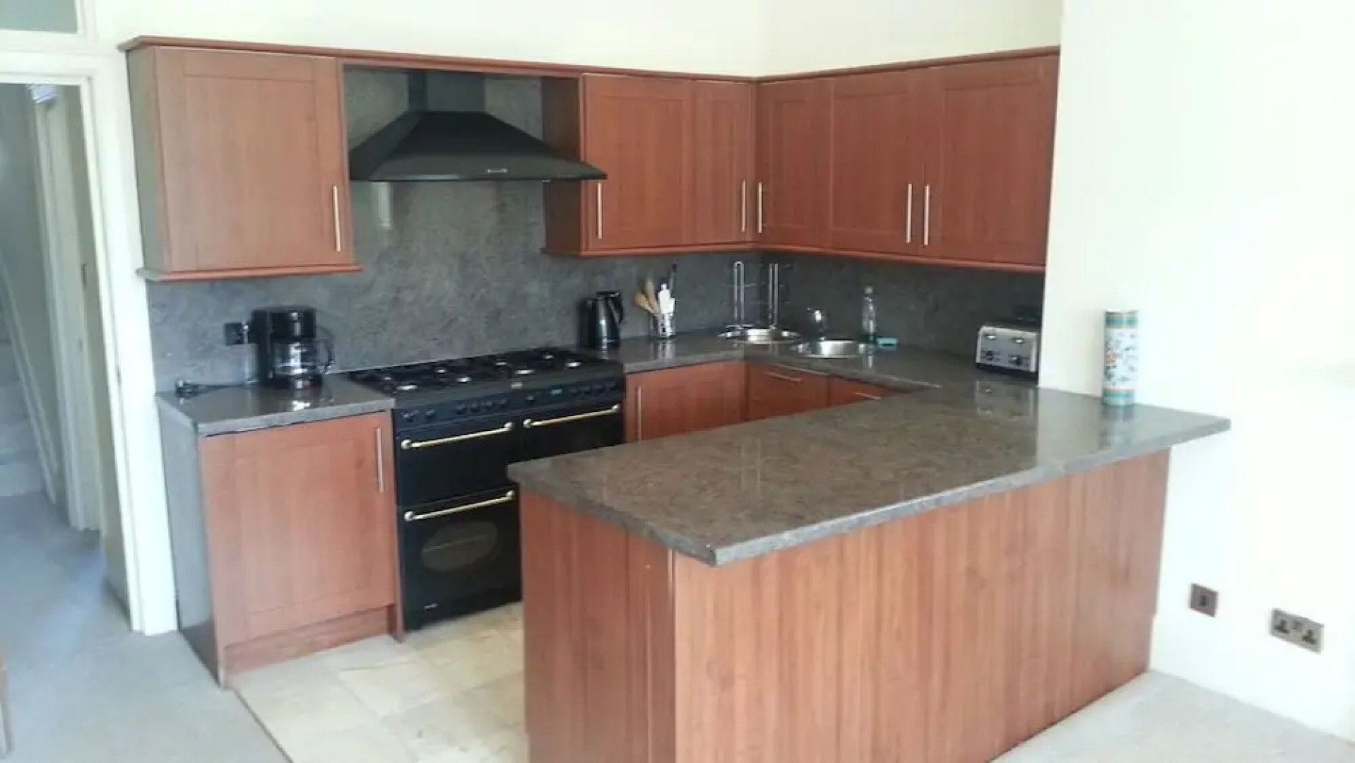 Brunswick Family Sea View Apartment