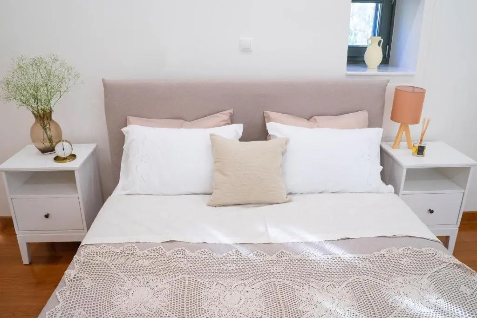 Naias Aegina, Sea-front apartment 95 sqm