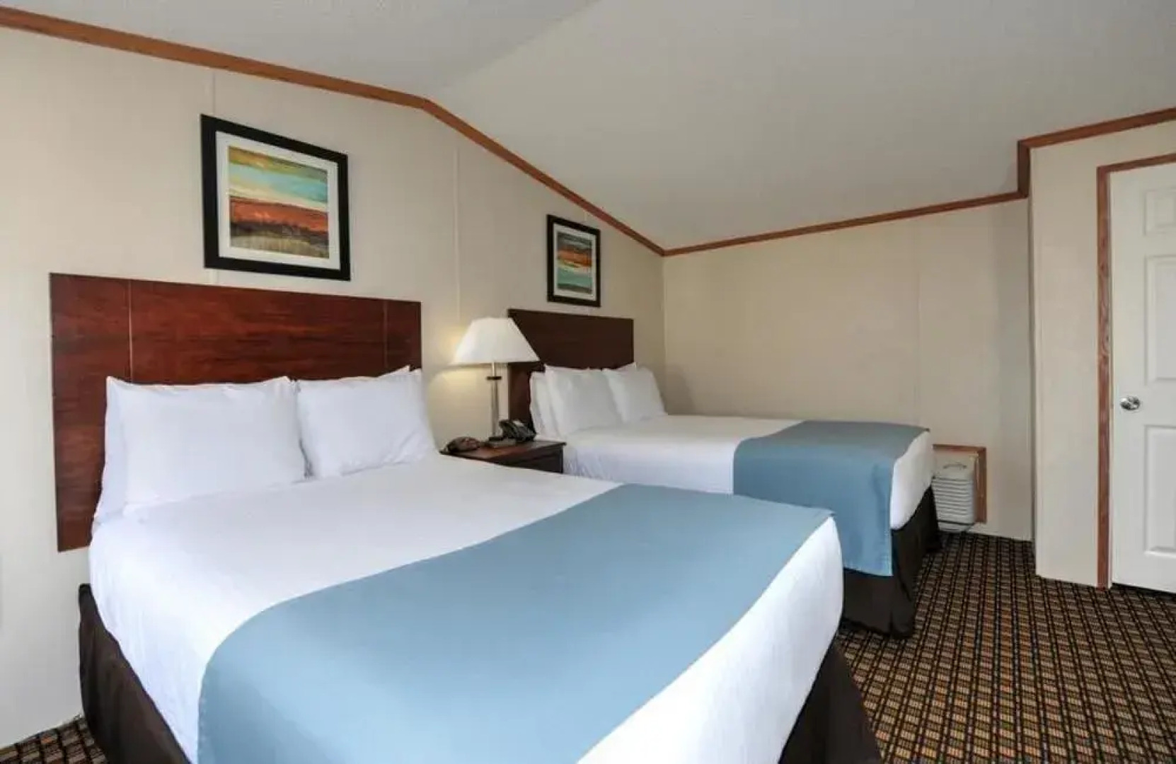 InstaLodge Hotel and Suites Cotulla