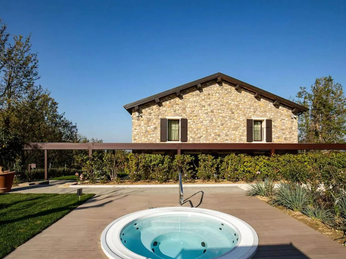 Snug Holiday Home in Castel San Pietro Terme With hot tub