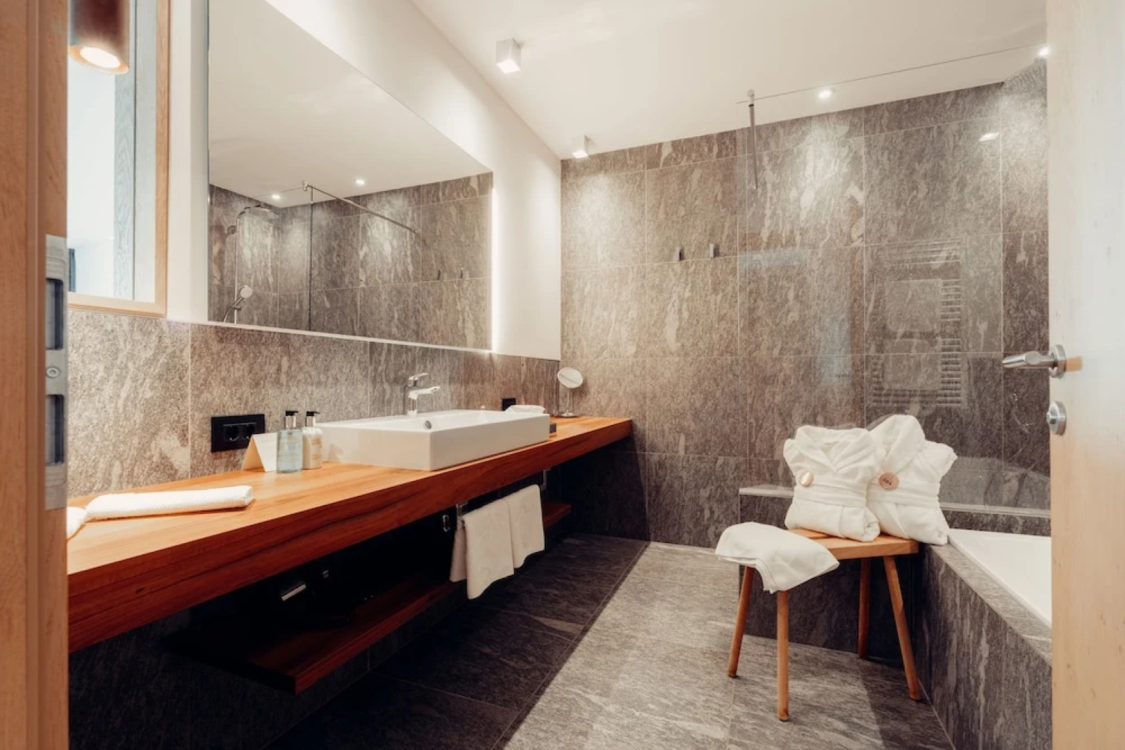 Vinea - Suites & Apartments