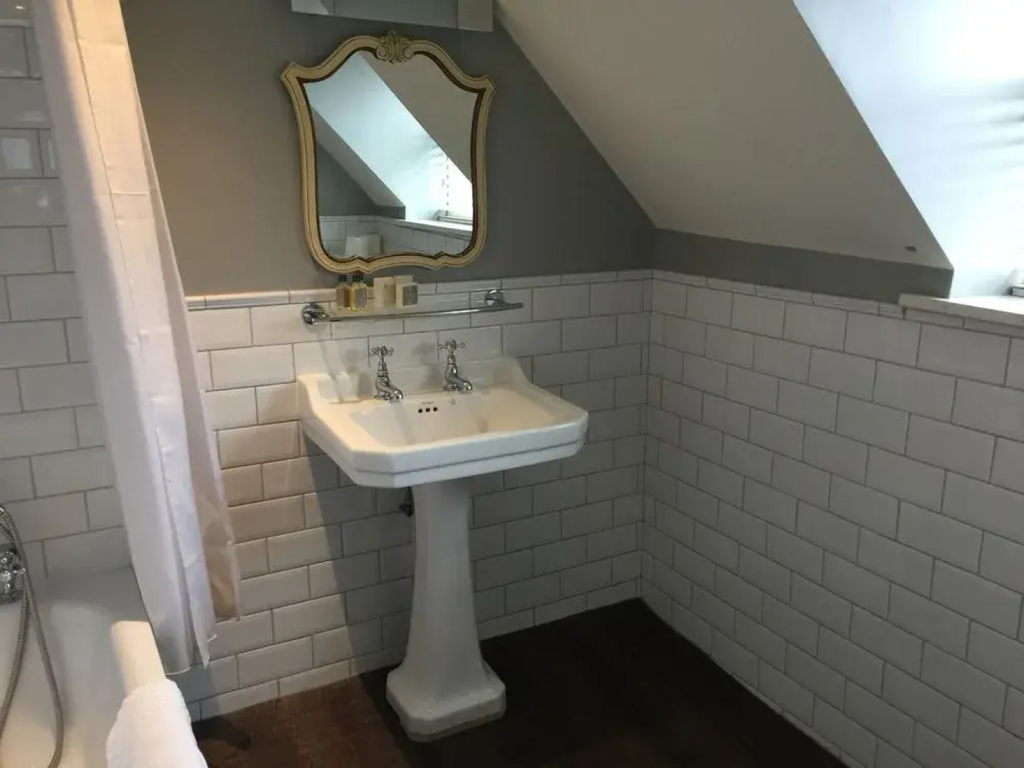 The Leicester Arms Hotel