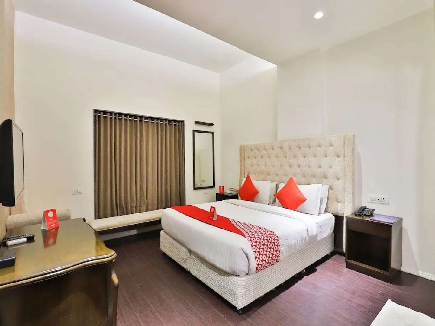 OYO 13479 Hotel Grand Nakshatra