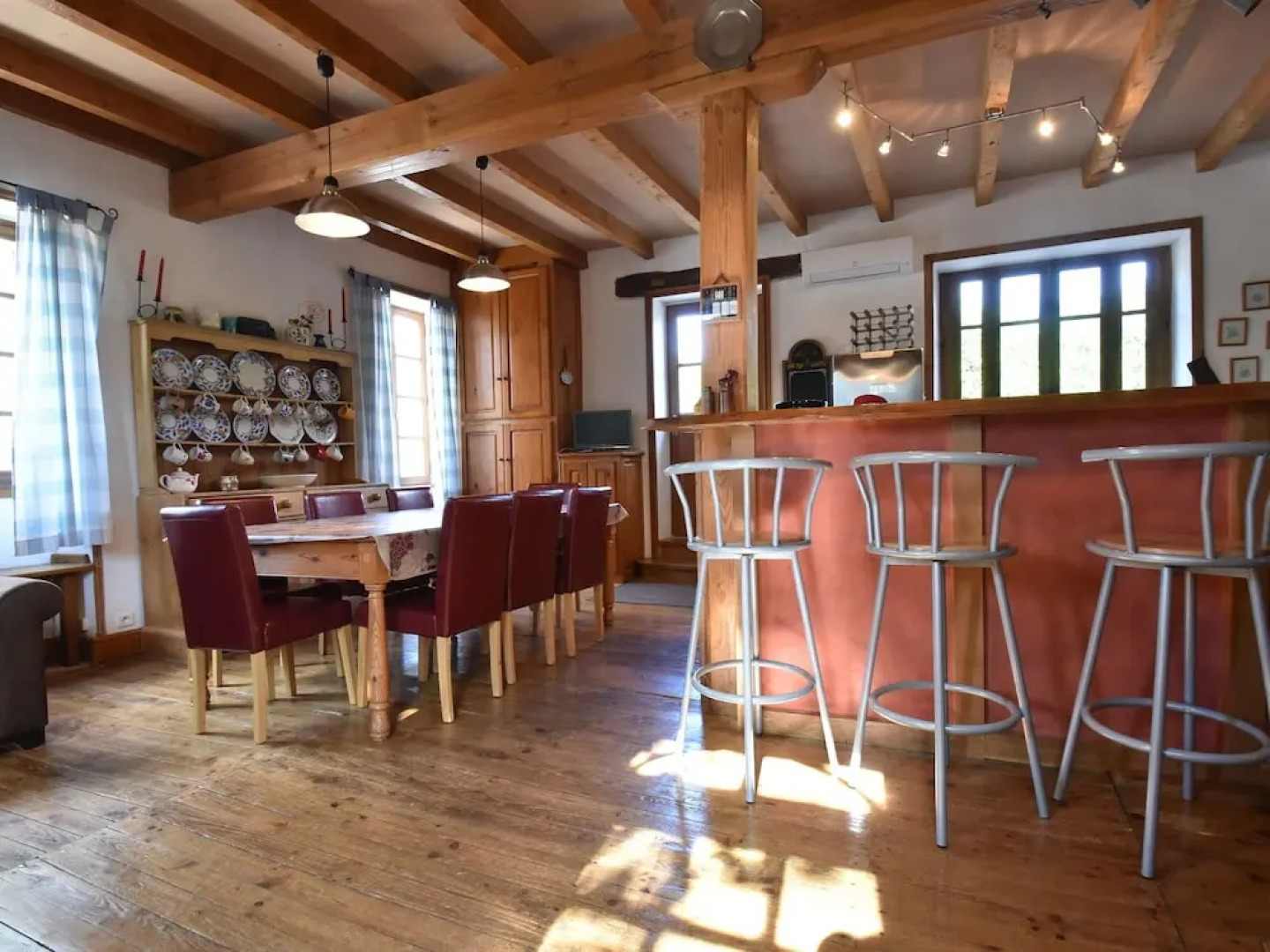 Cosy Authentic Holiday Home With Private Swimming Pool and Garden in Southern France