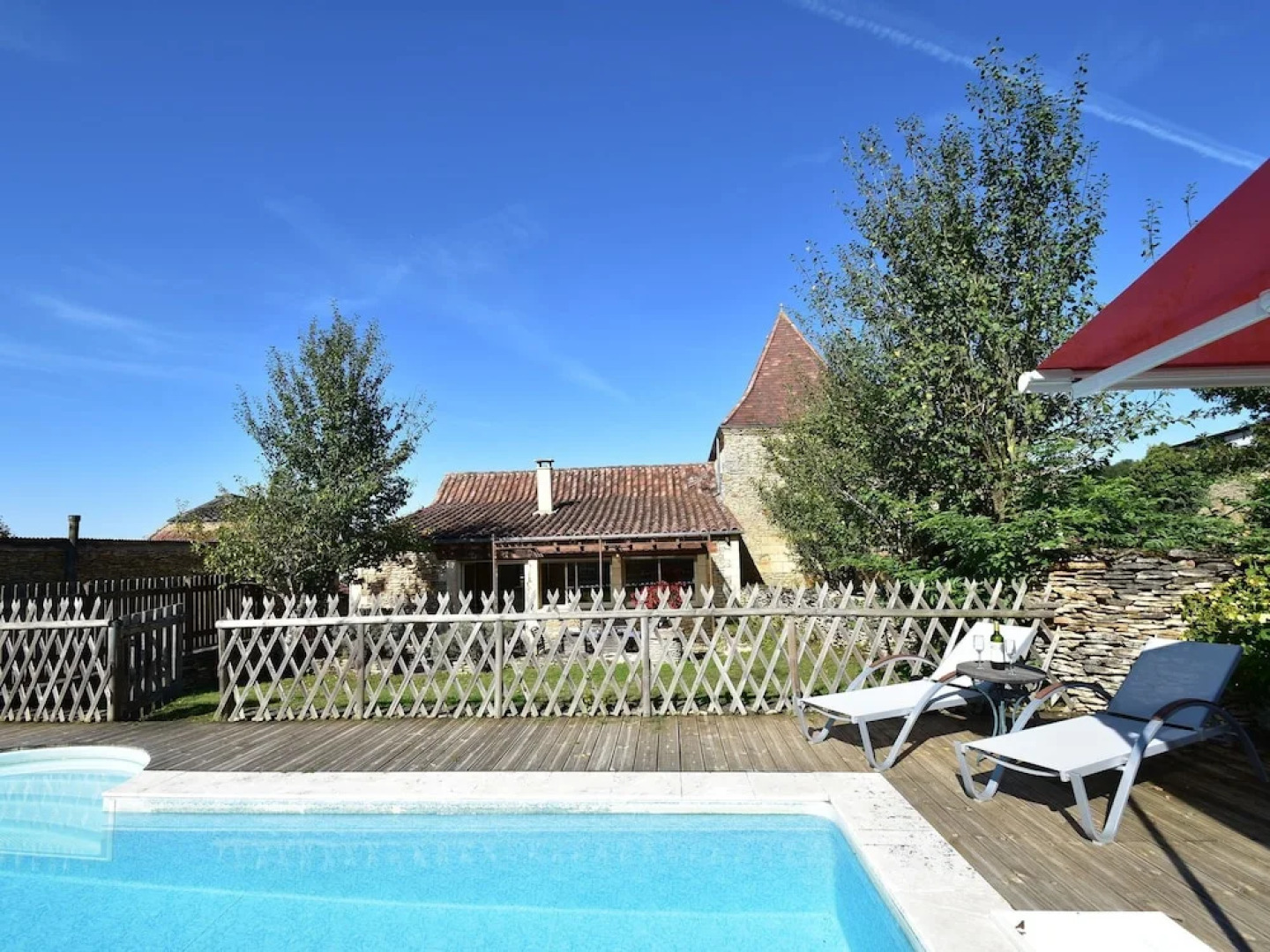 Modern Holiday Home in Saint-geniès With Private Pool