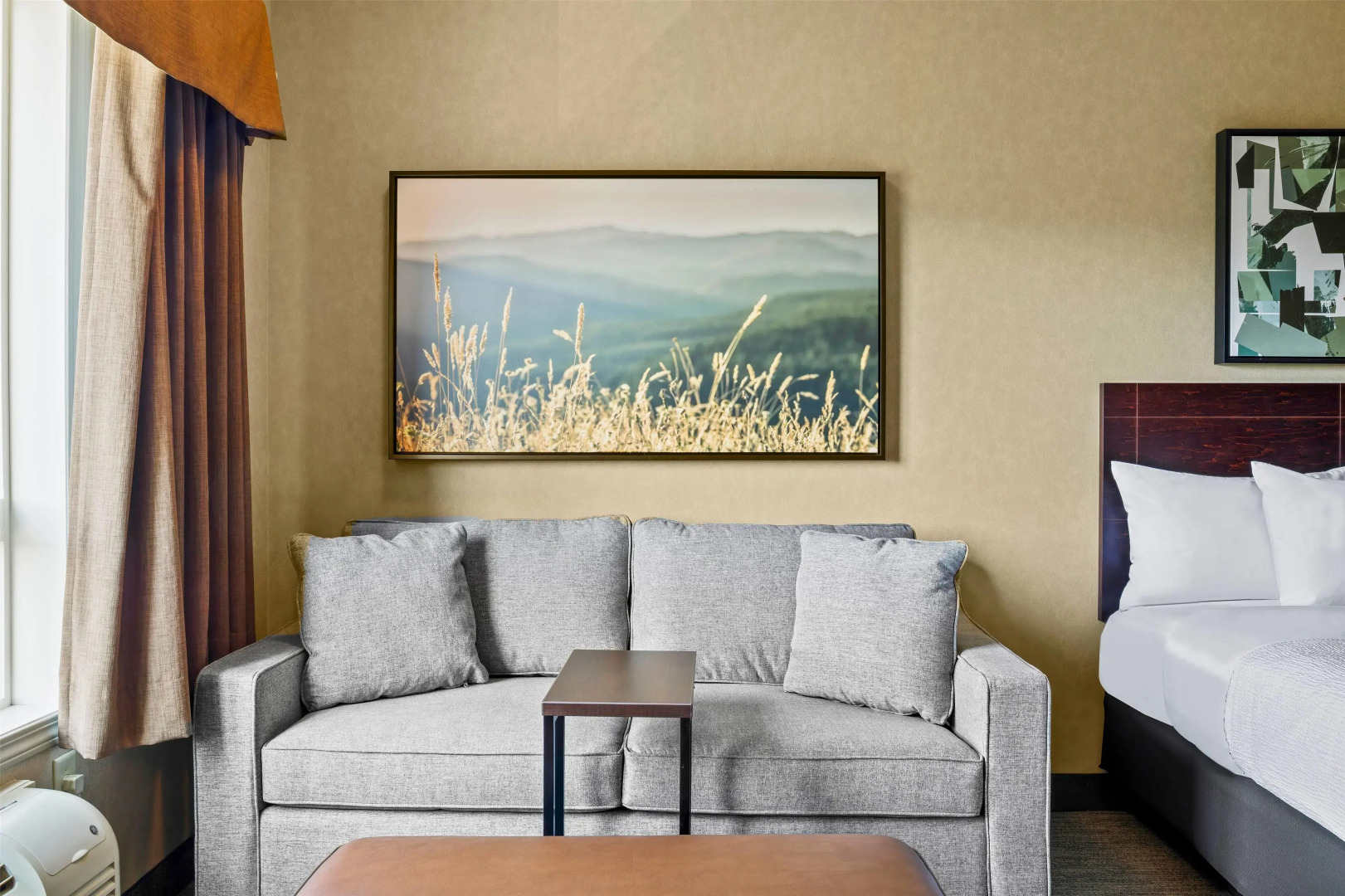 Ramada by Wyndham Drumheller Hotel & Suites