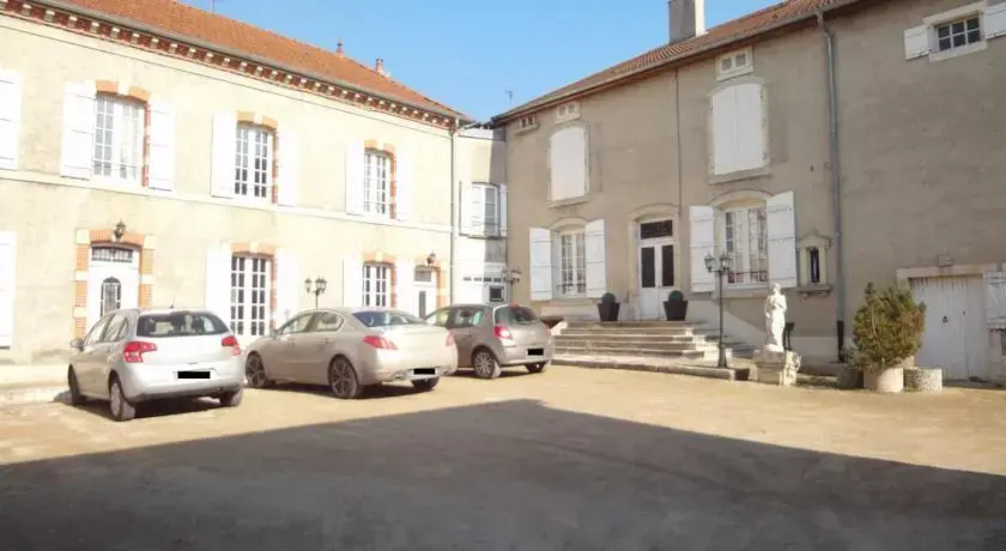 La Demeure du Gardien du Temps qui Passe