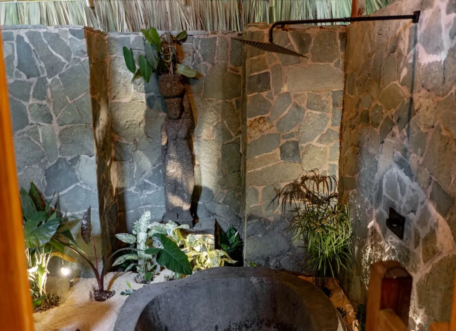 Blue Mist Hotel & Beach Club