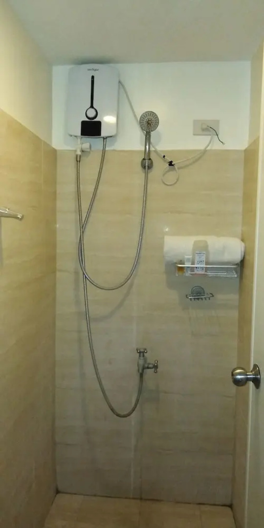 Cebu Infinity Pool Near Mall