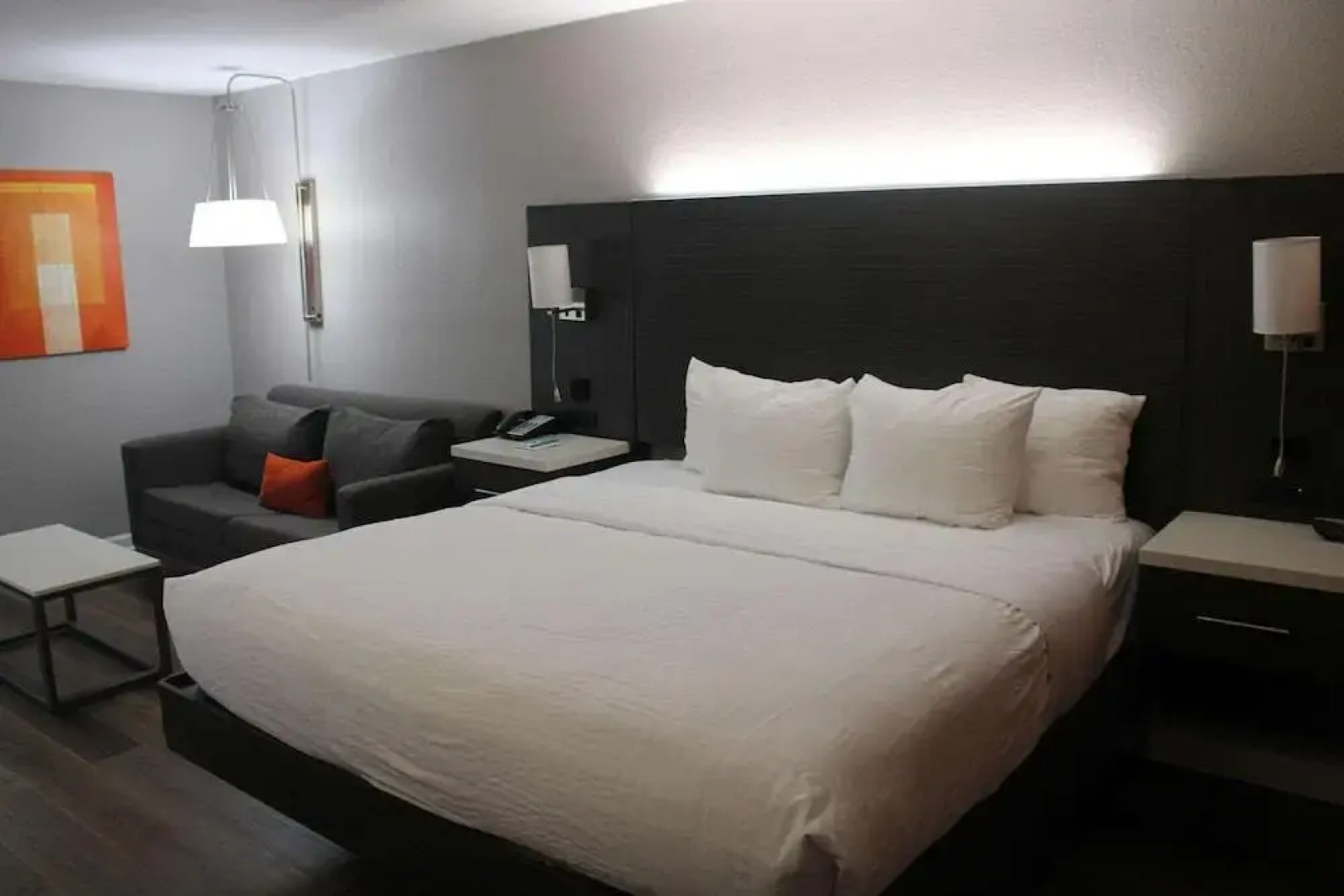 Clarion Pointe Marshall