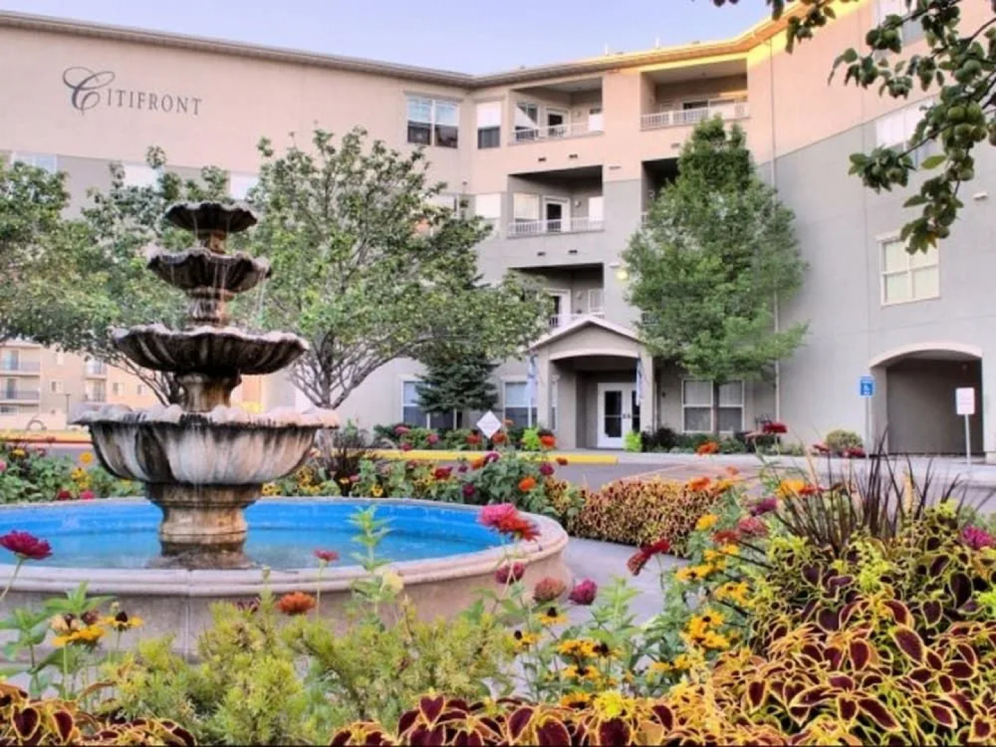 Downtown Luxury Condo at Citifront