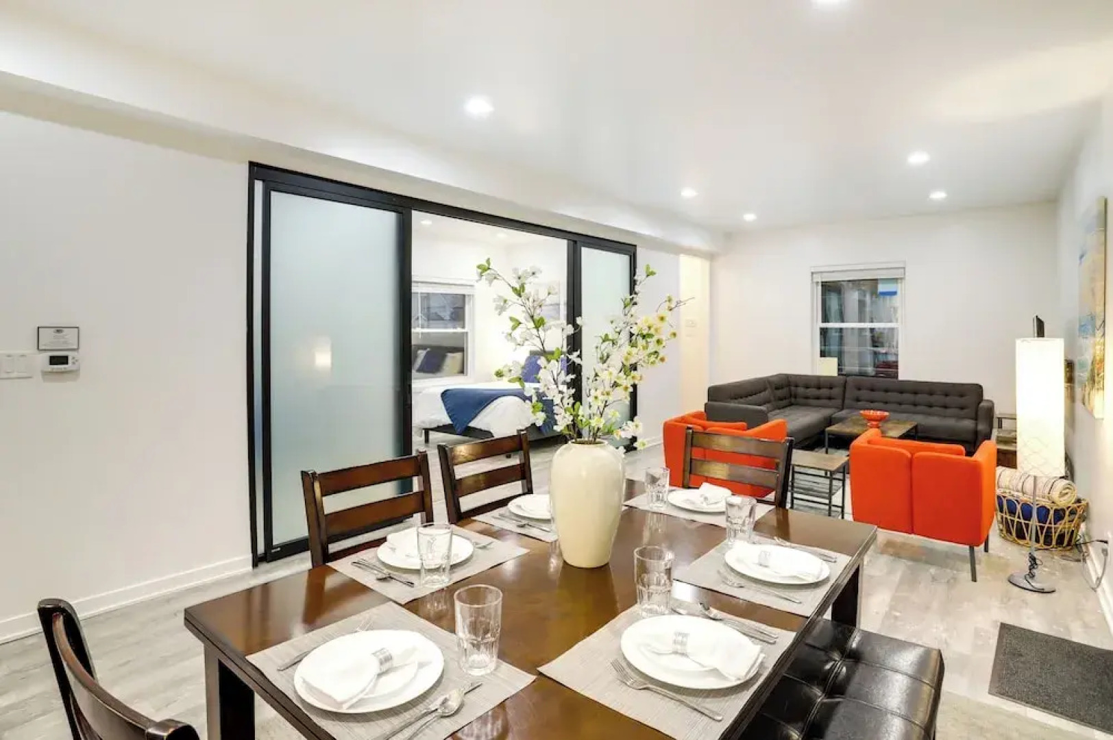 South Haven Oasis - Private Hot Tub, Pool & Grill!