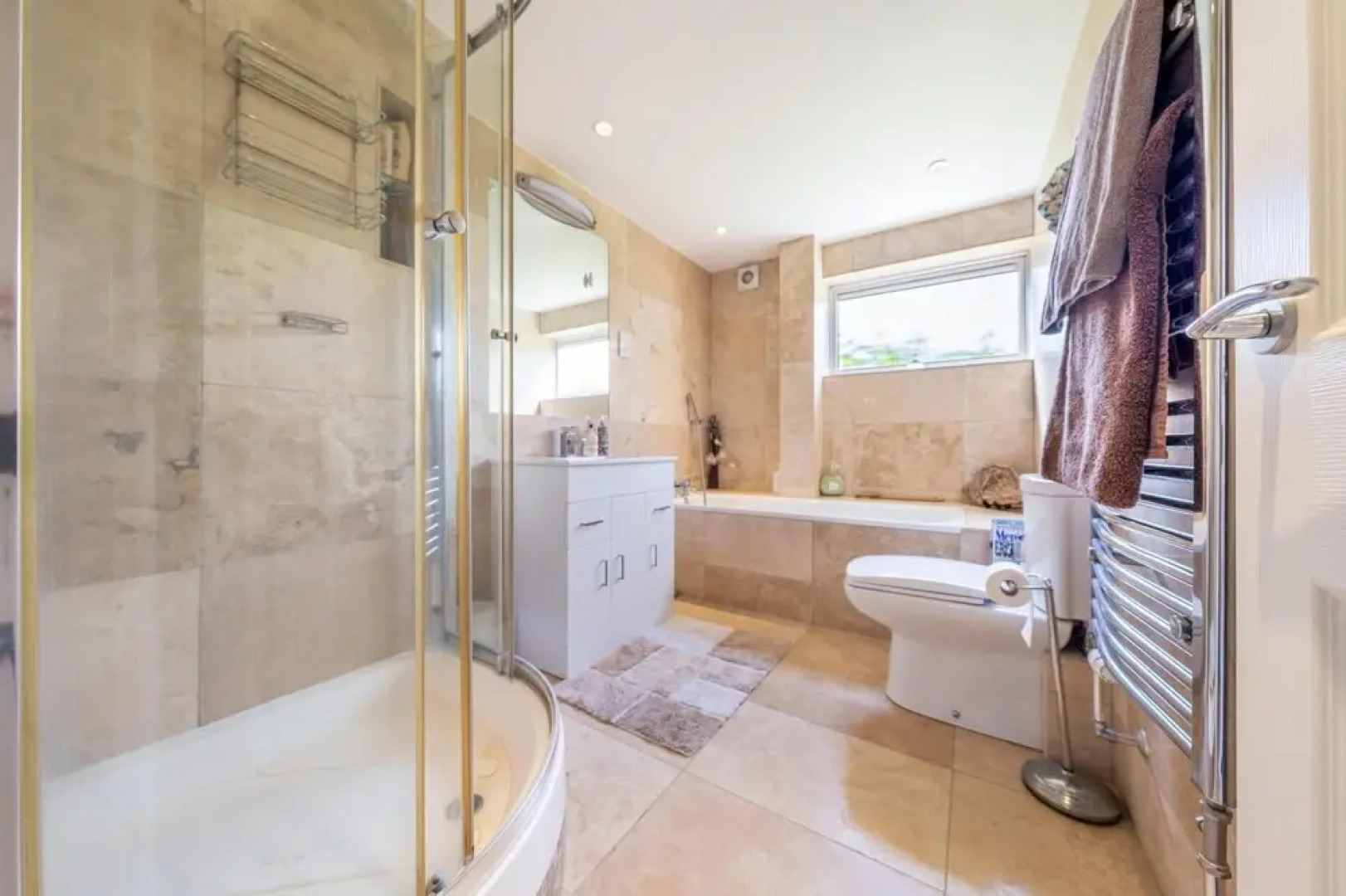 NEW 3BD Flat in the Heart of Bushey