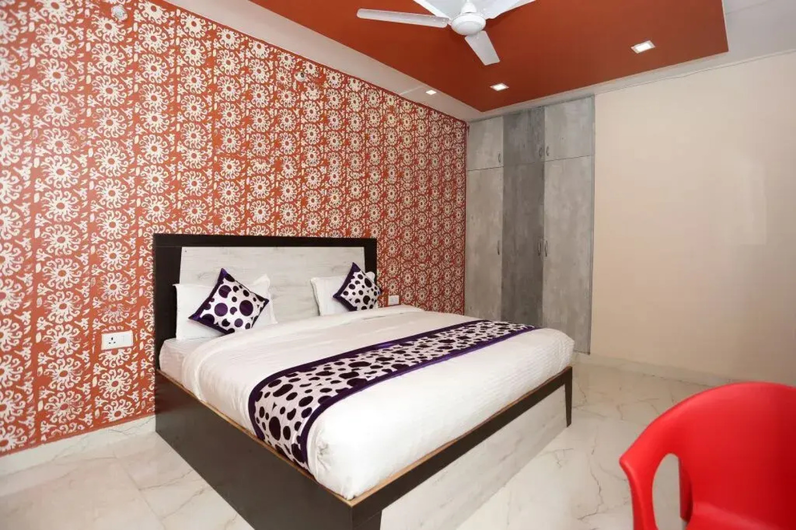 Hotel Lake View By OYO Rooms