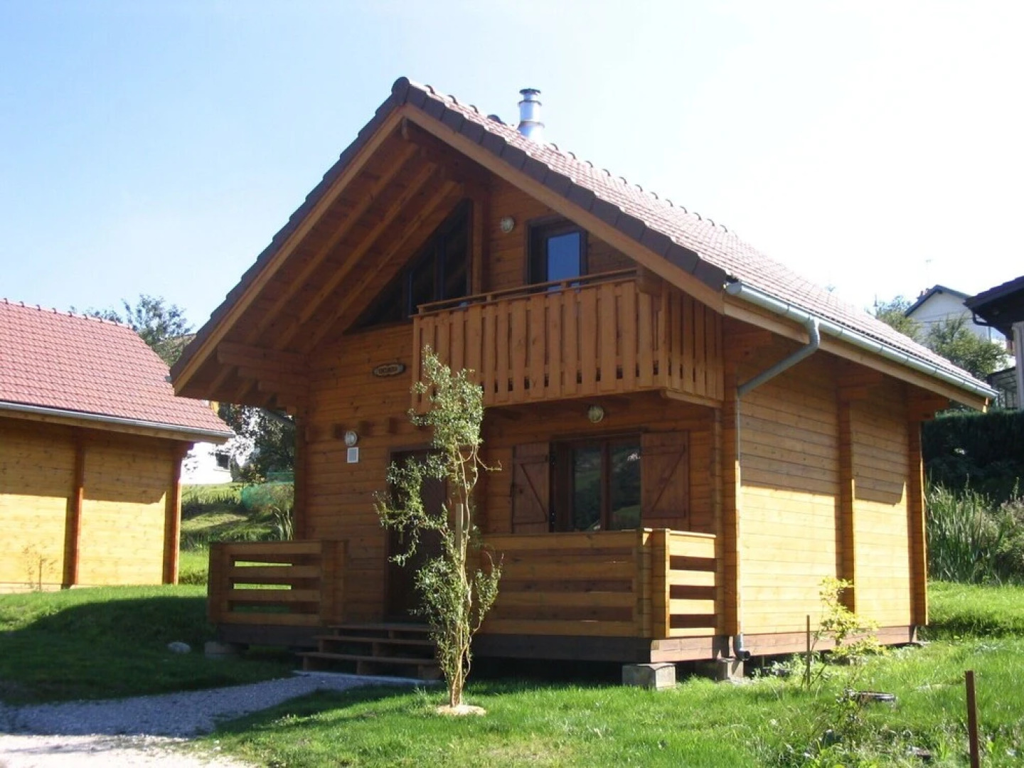Wooden Chalet Close to Lake