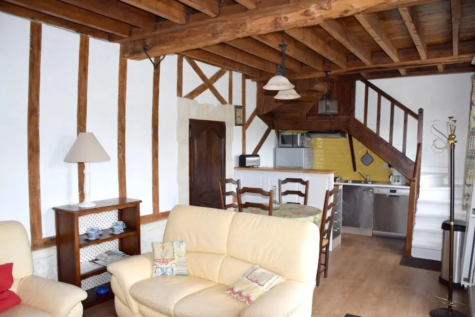House With 2 Bedrooms in Bayeux, With Shared Pool, Enclosed Garden and Wifi