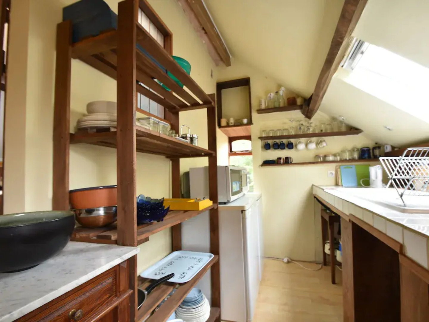 Cosy studio in wooded area with barbecue