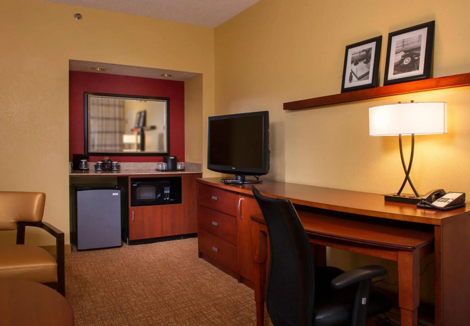 Courtyard by Marriott Richmond West