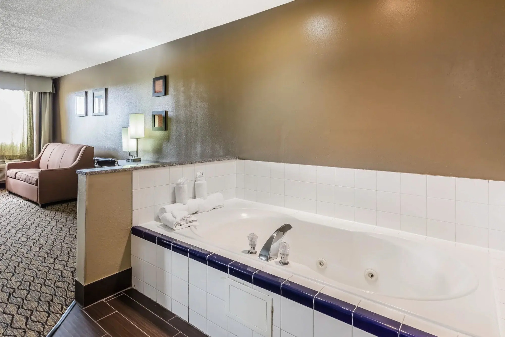 Comfort Inn & Suites Crystal Inn Sportsplex