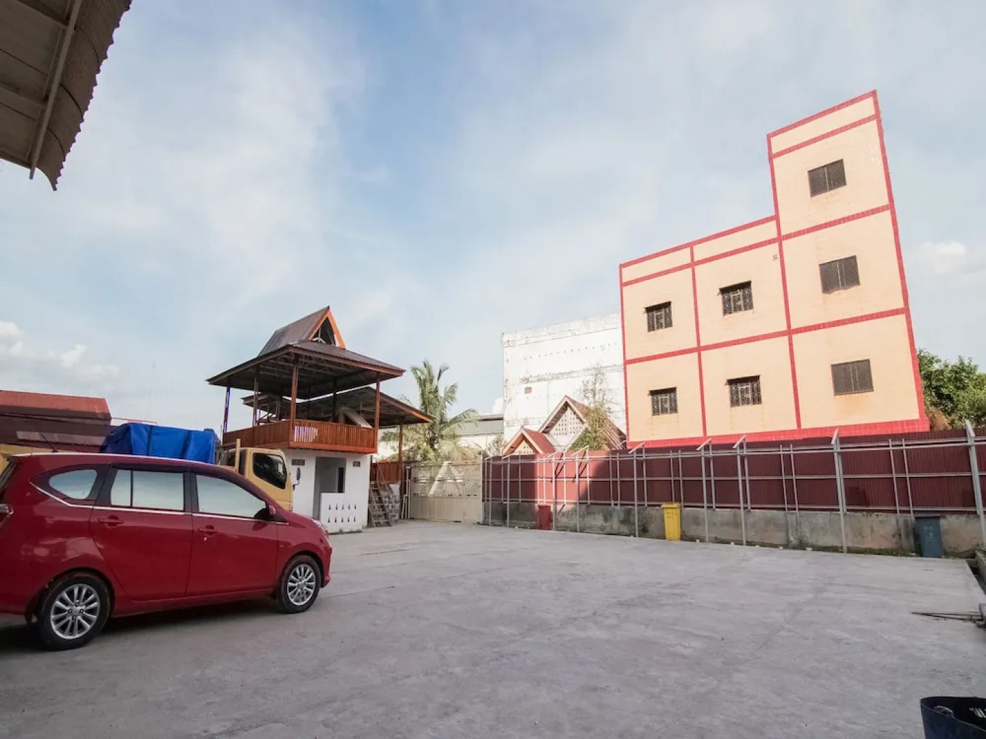 Hotel K77 by OYO Rooms