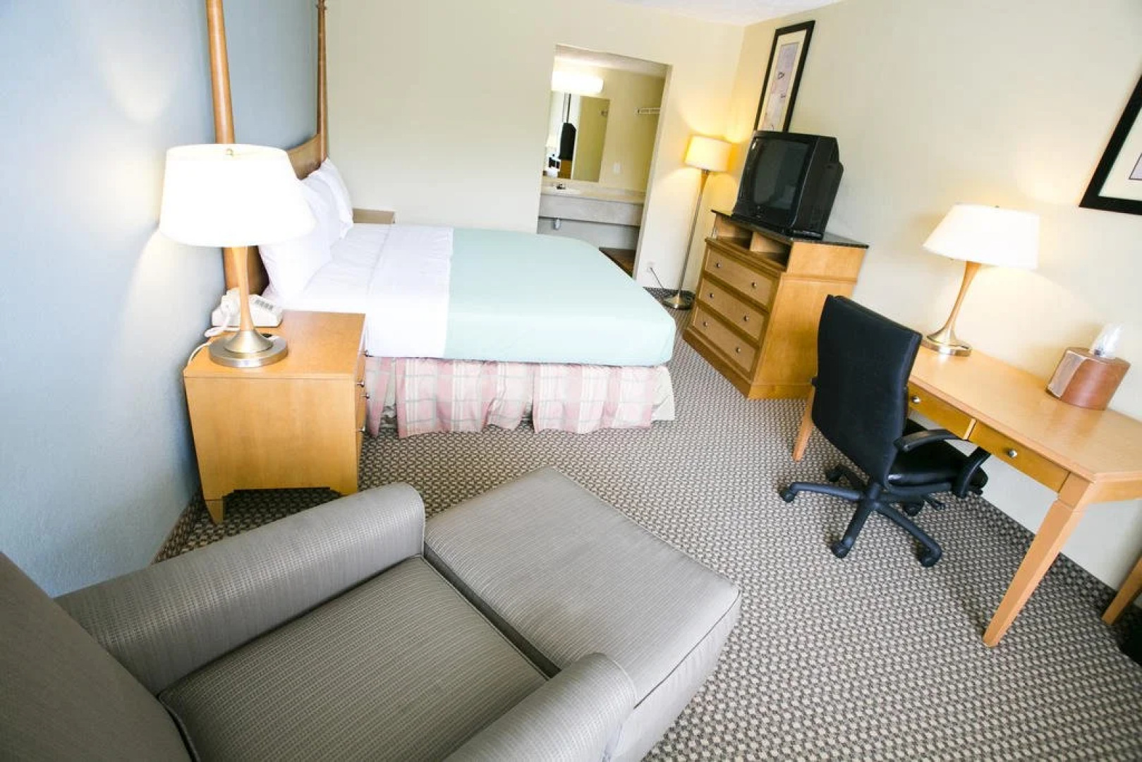 Star City Inn and Suites