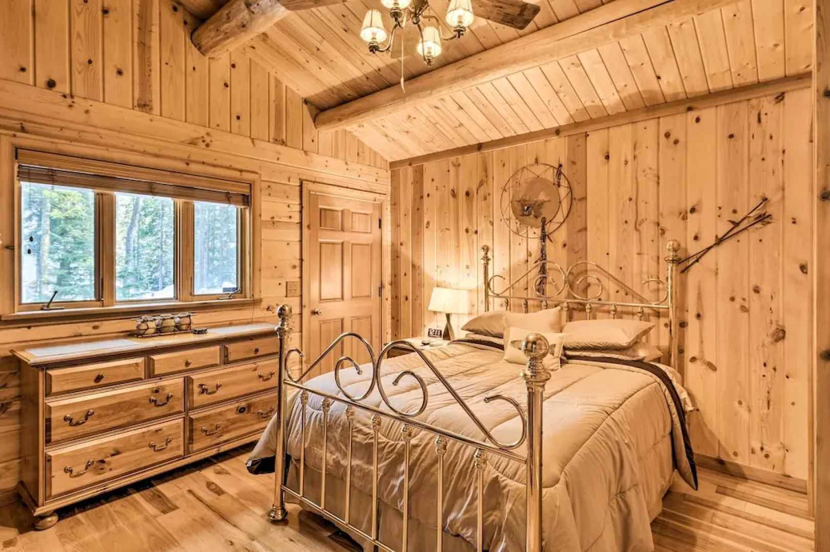 Cozy Glacier Park Log Cabin - 'best in the West!'