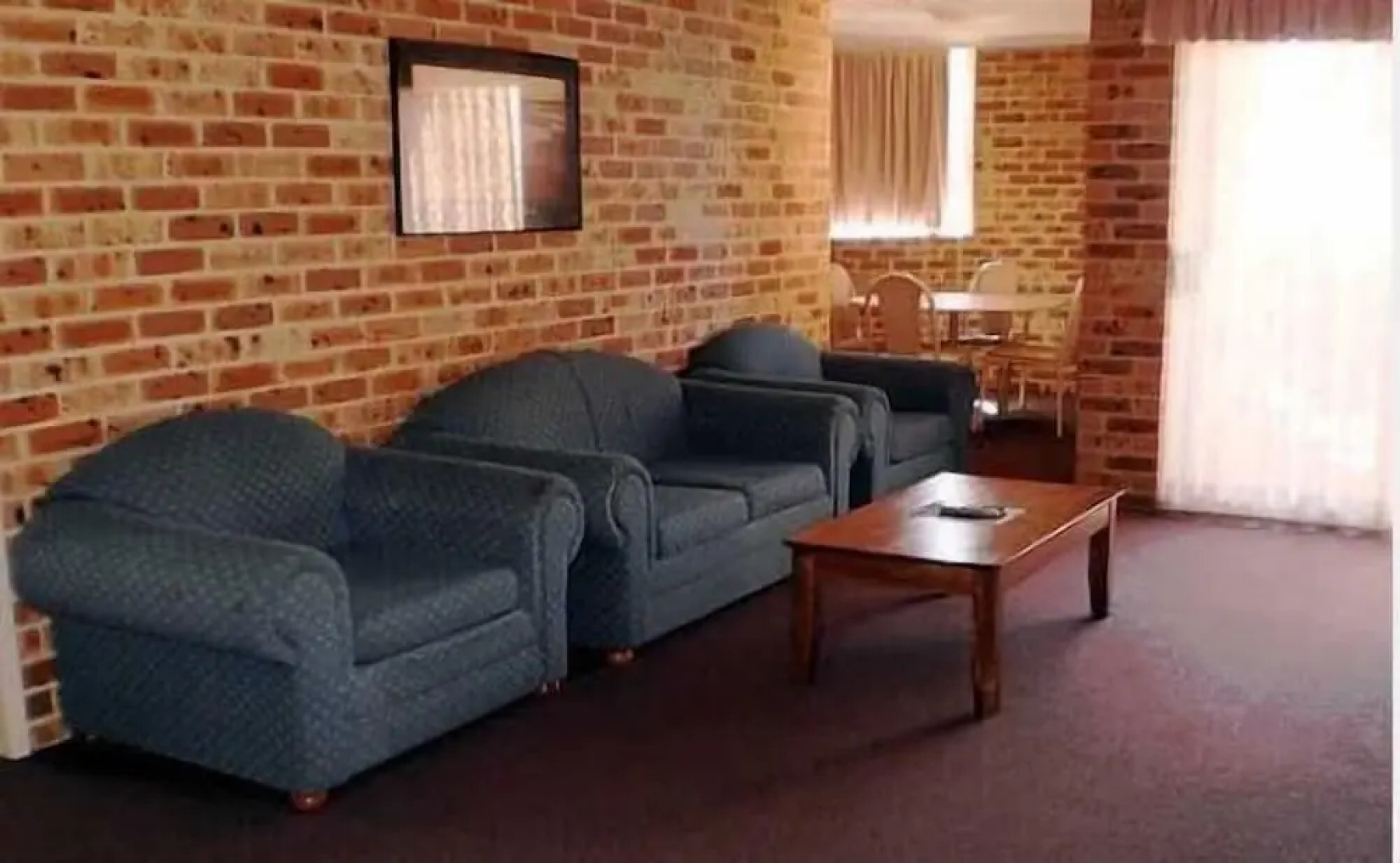 Lake Haven Motor Inn & Palms Restaurant