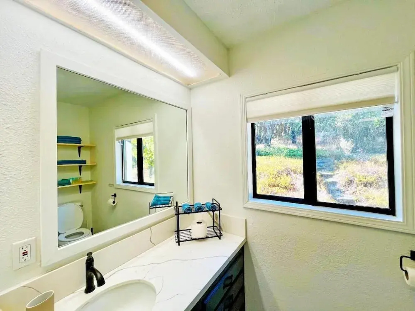 Modern Yosemite Cabin, 15min Bass Lake, Sleeps 8