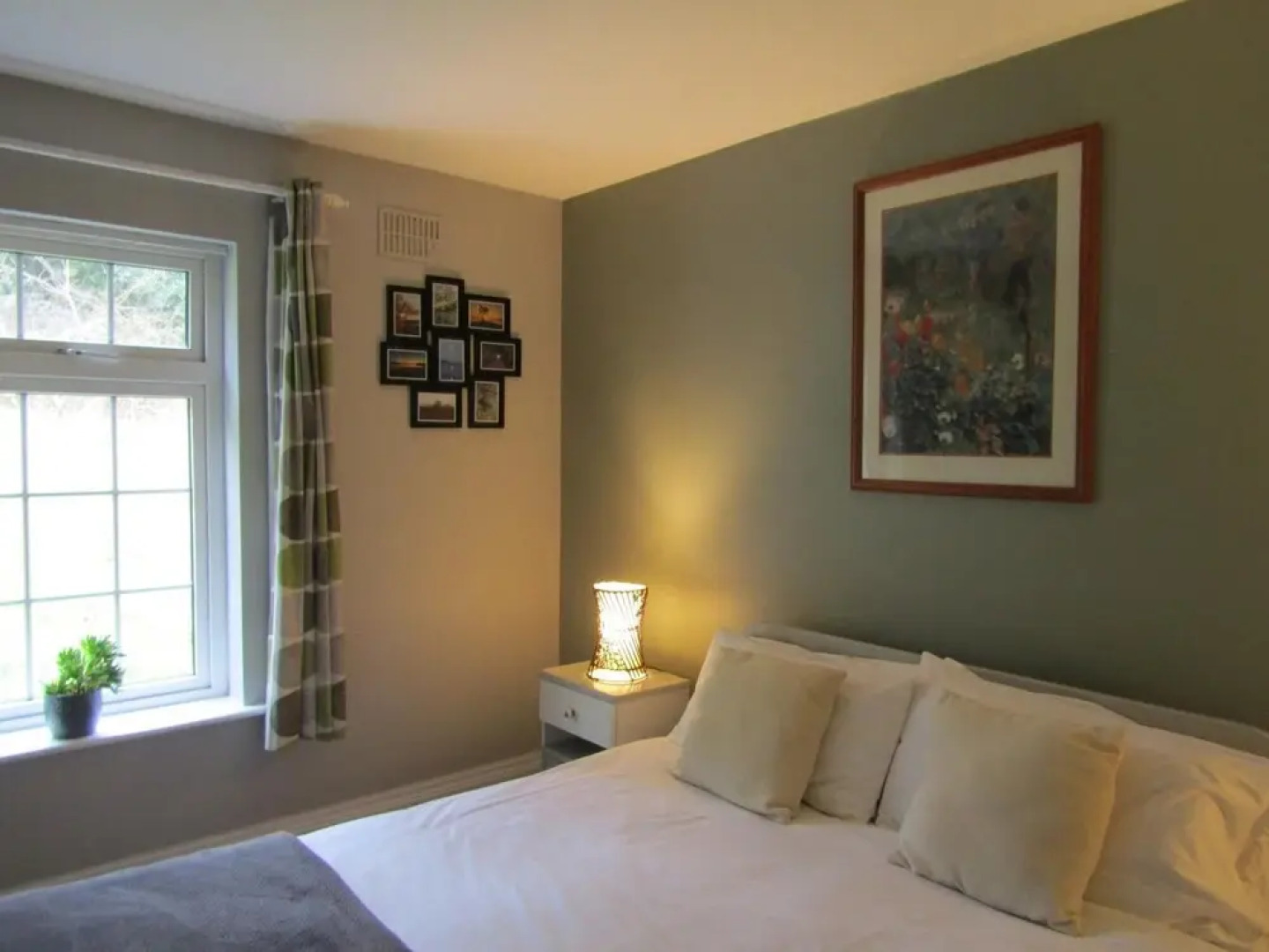 The Rose Garden Bed & Breakfast and Cafe