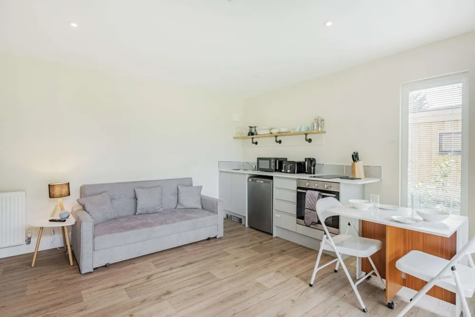 Luxury City to Country Retreat Lodge With Hot Tub