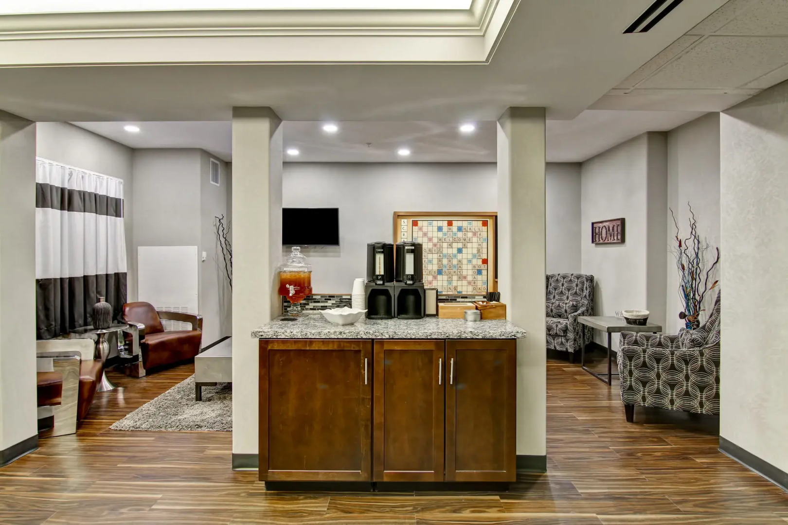 Home Inn Express - Medicine Hat