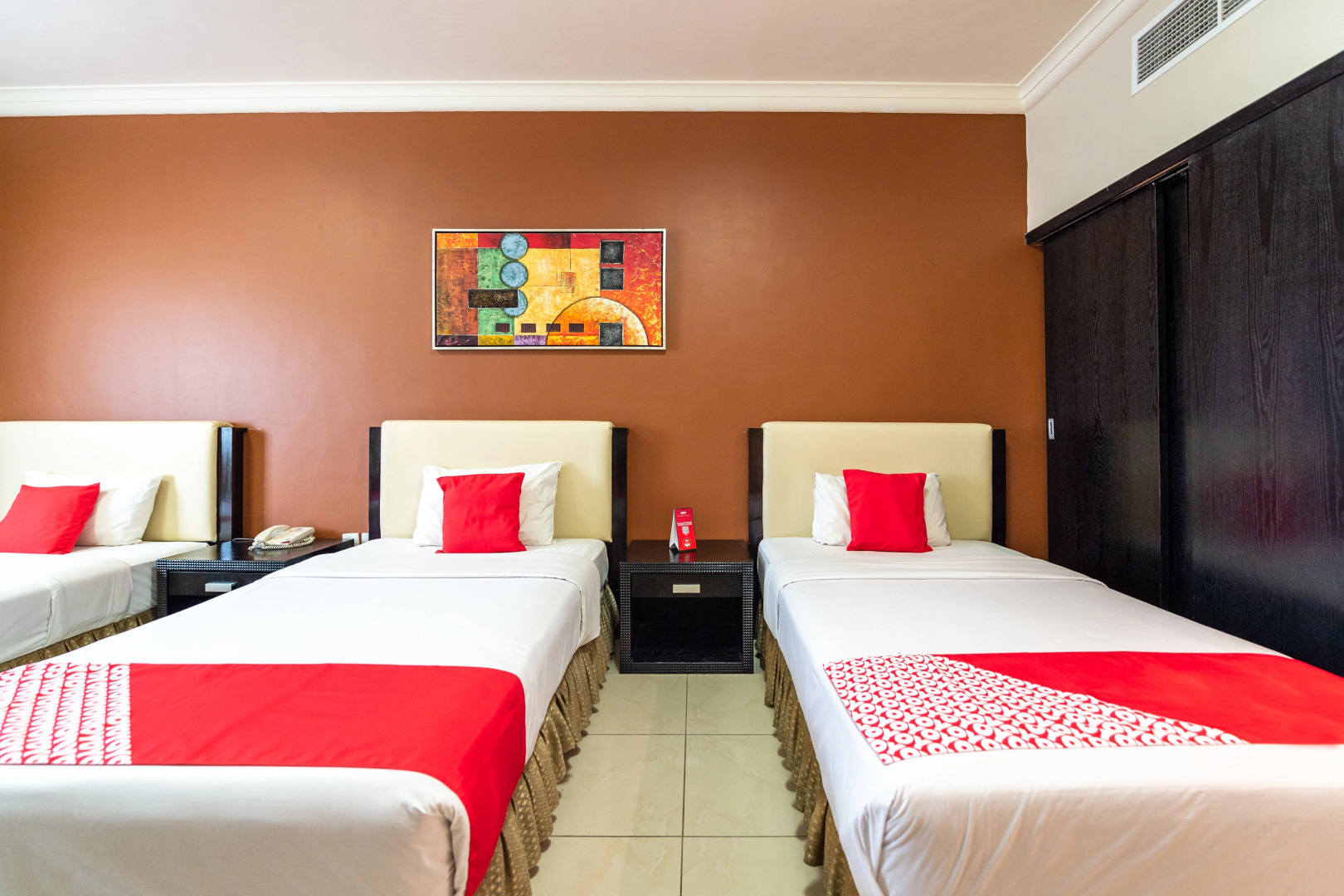 Отель Crystal Plaza