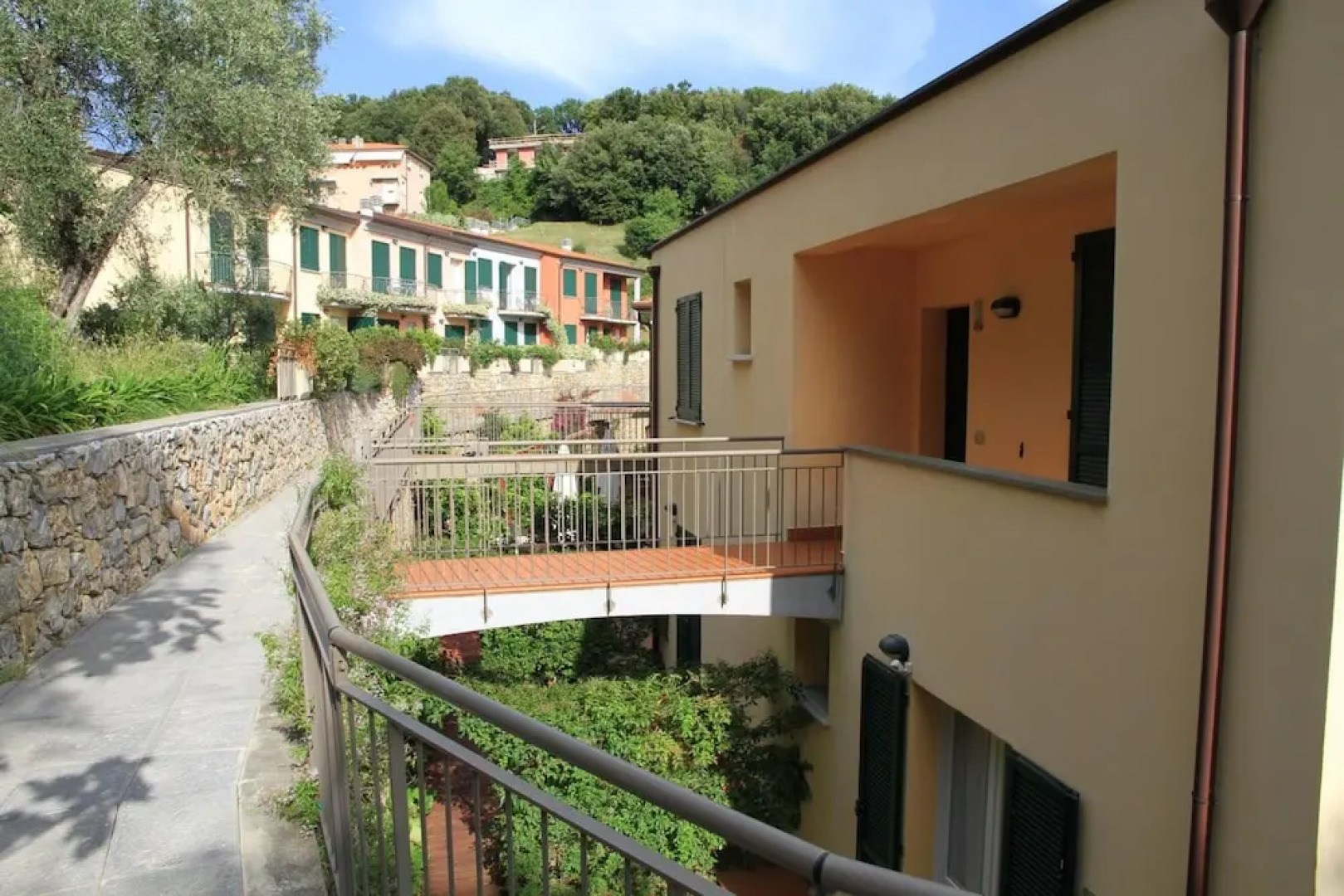 Baia Blu RTA Residence