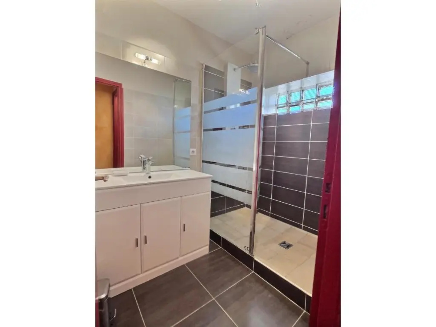 Apartment on the sand with sea view in Valras-Plage for 5 people