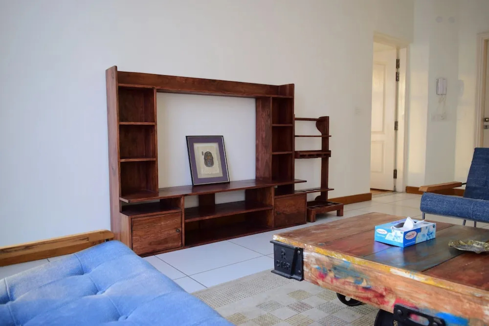 Vehomes Spacious Condo in Greater Noida