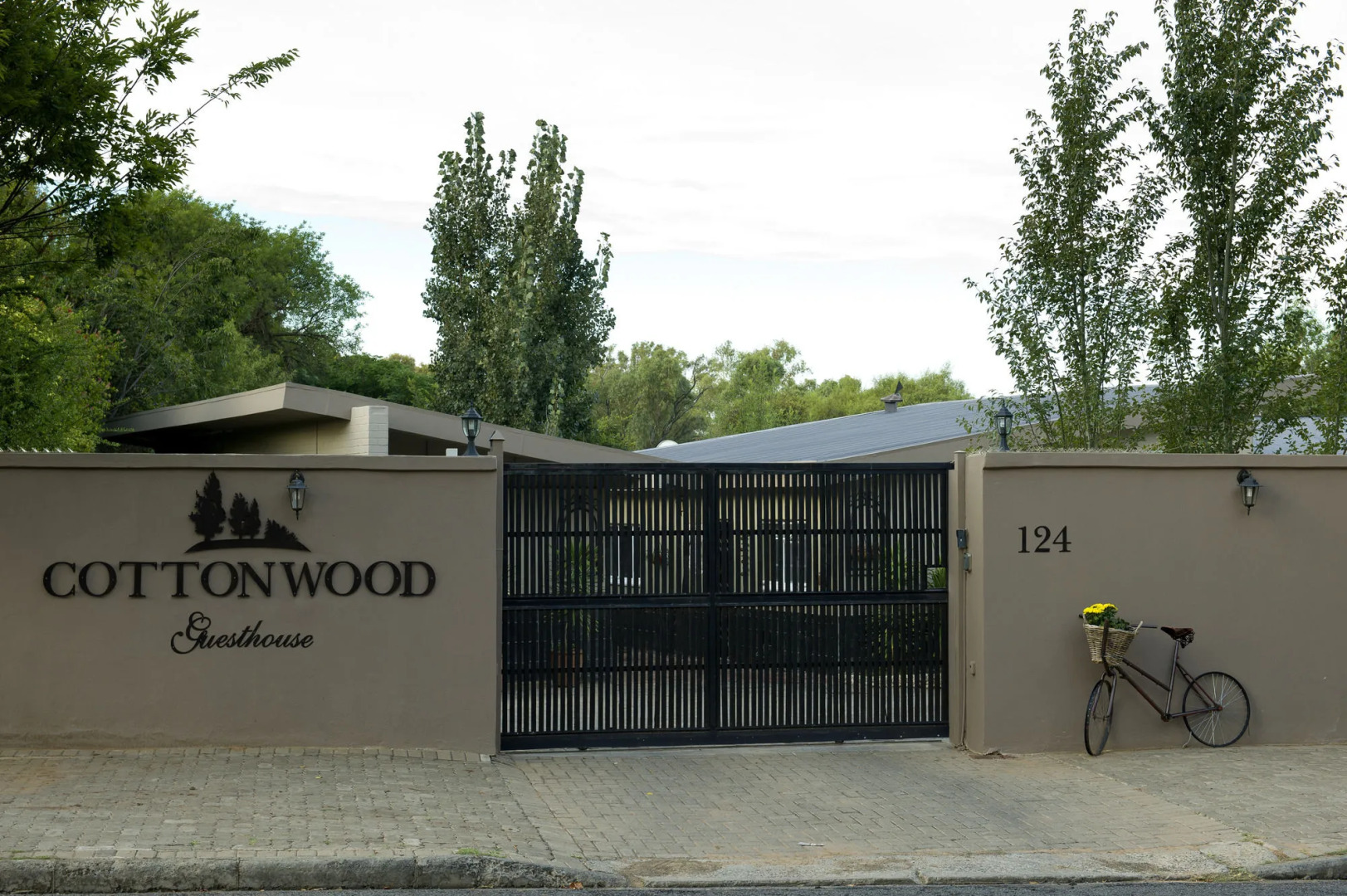 Cottonwood Guesthouse