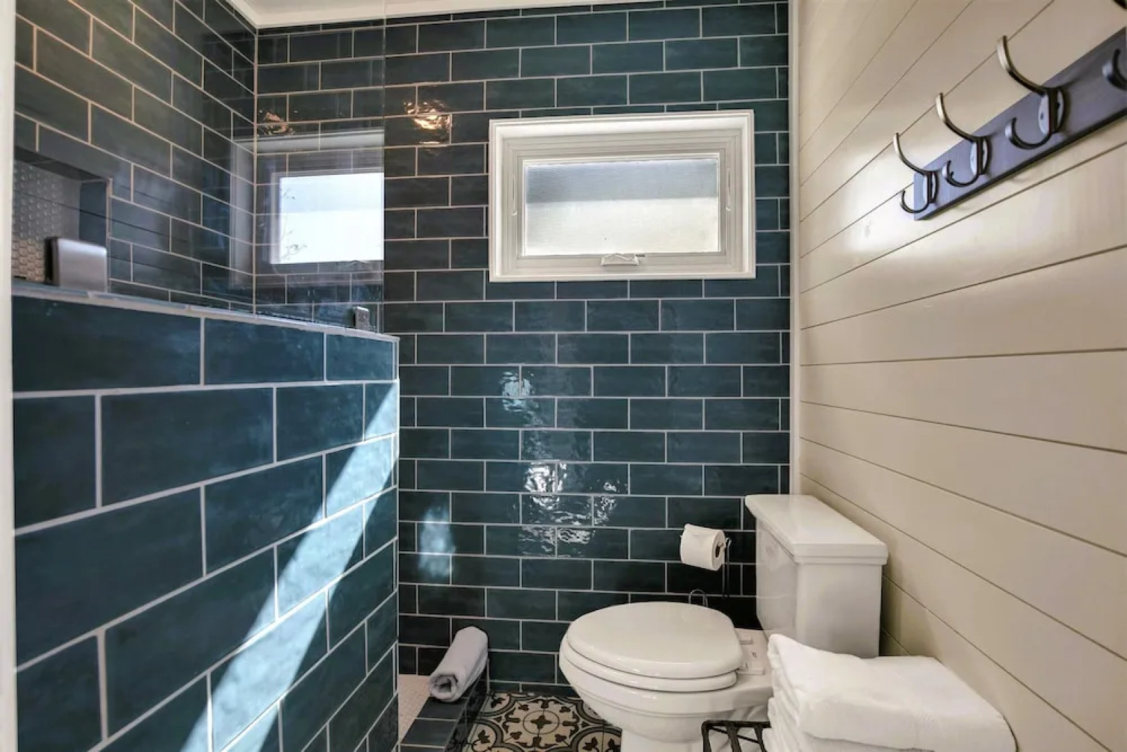 Luxury Cabin-right Across From Albert Dance Hall!