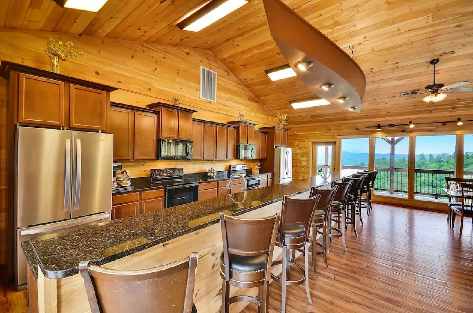 Gatlinburg Mansion - Fourteen Bedroom Cabin