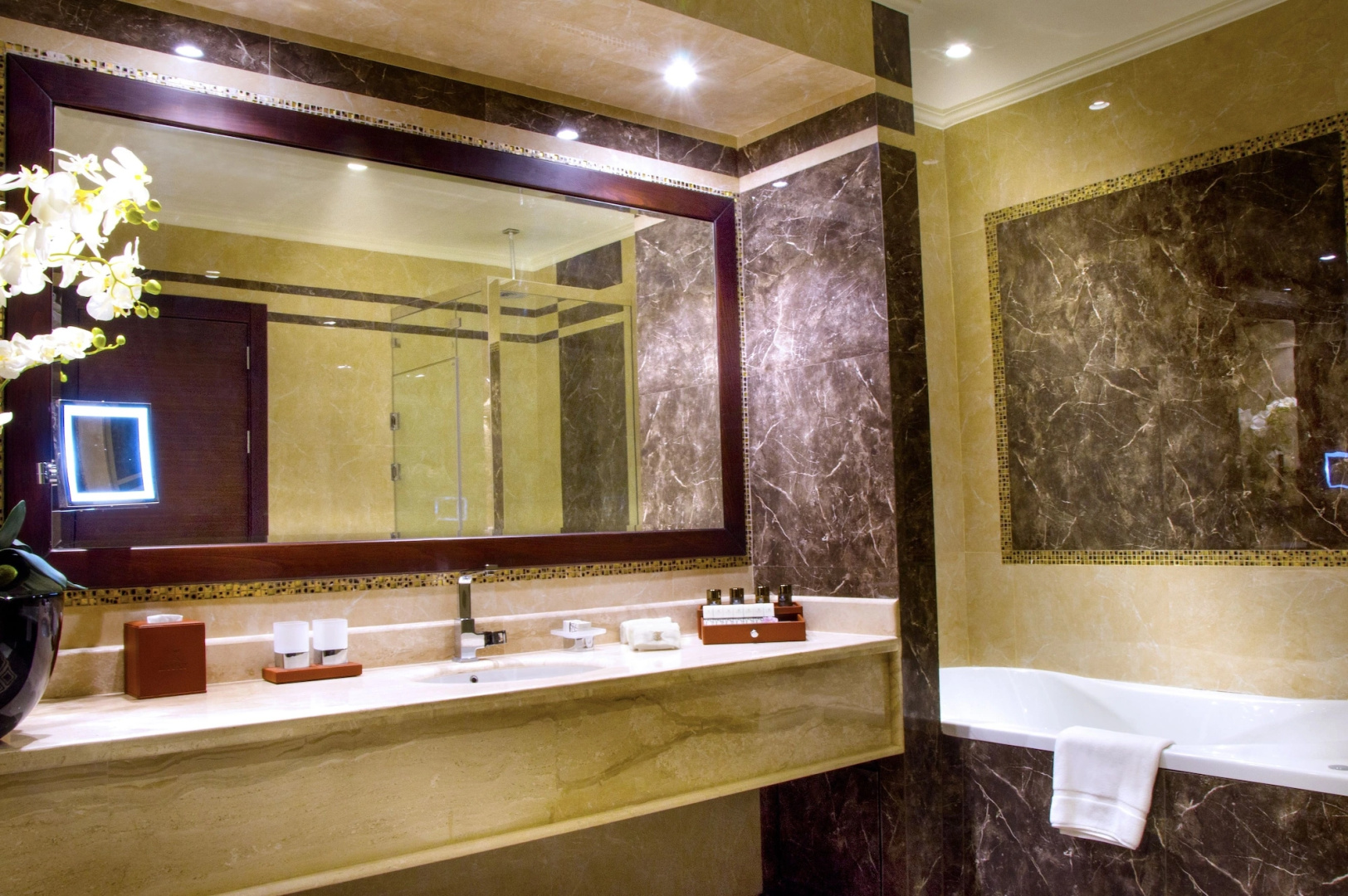 Bayat Hotels Company