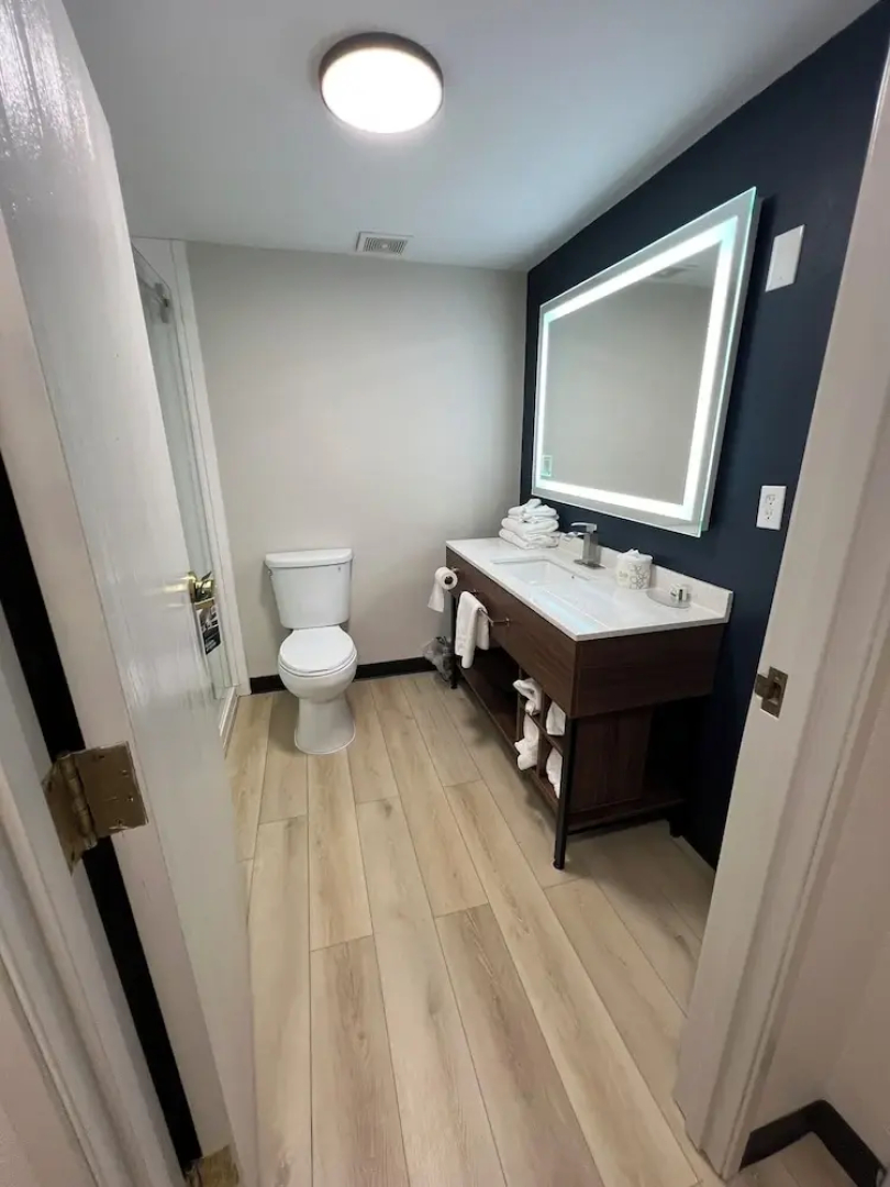 Wingate by Wyndham Dublin Near Claytor Lake State Park