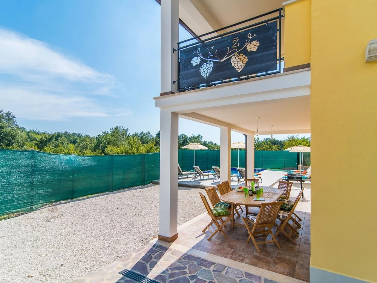 House With Private Pool For 10 People Surrounded By Vineyard In A Quiet Location