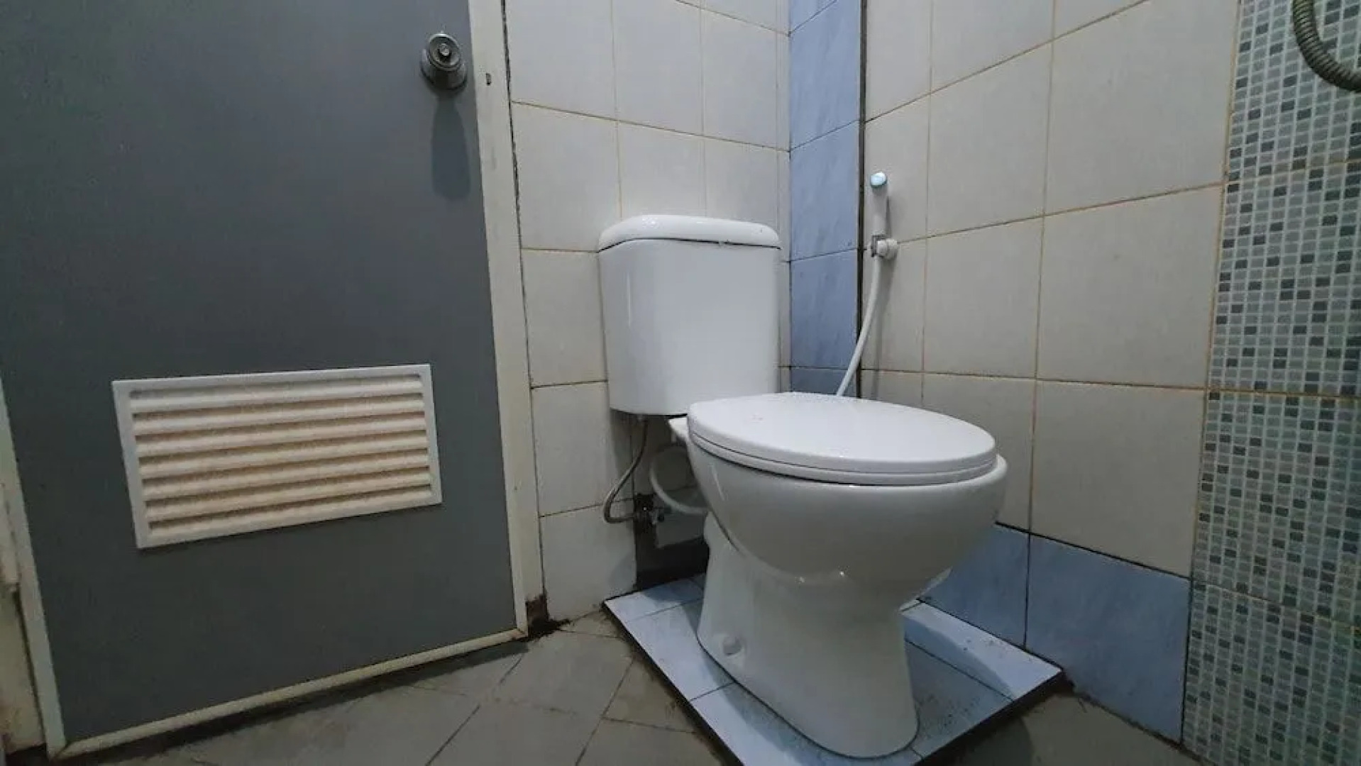 OYO 2302 Blue House Costel Syariah