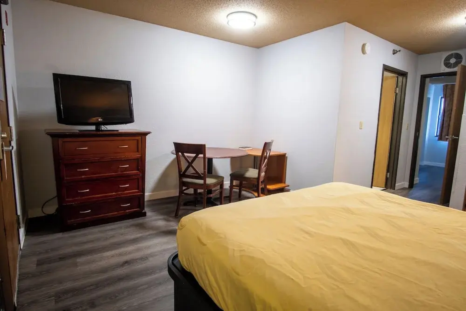 Blue Way Inn & Suites Eagan