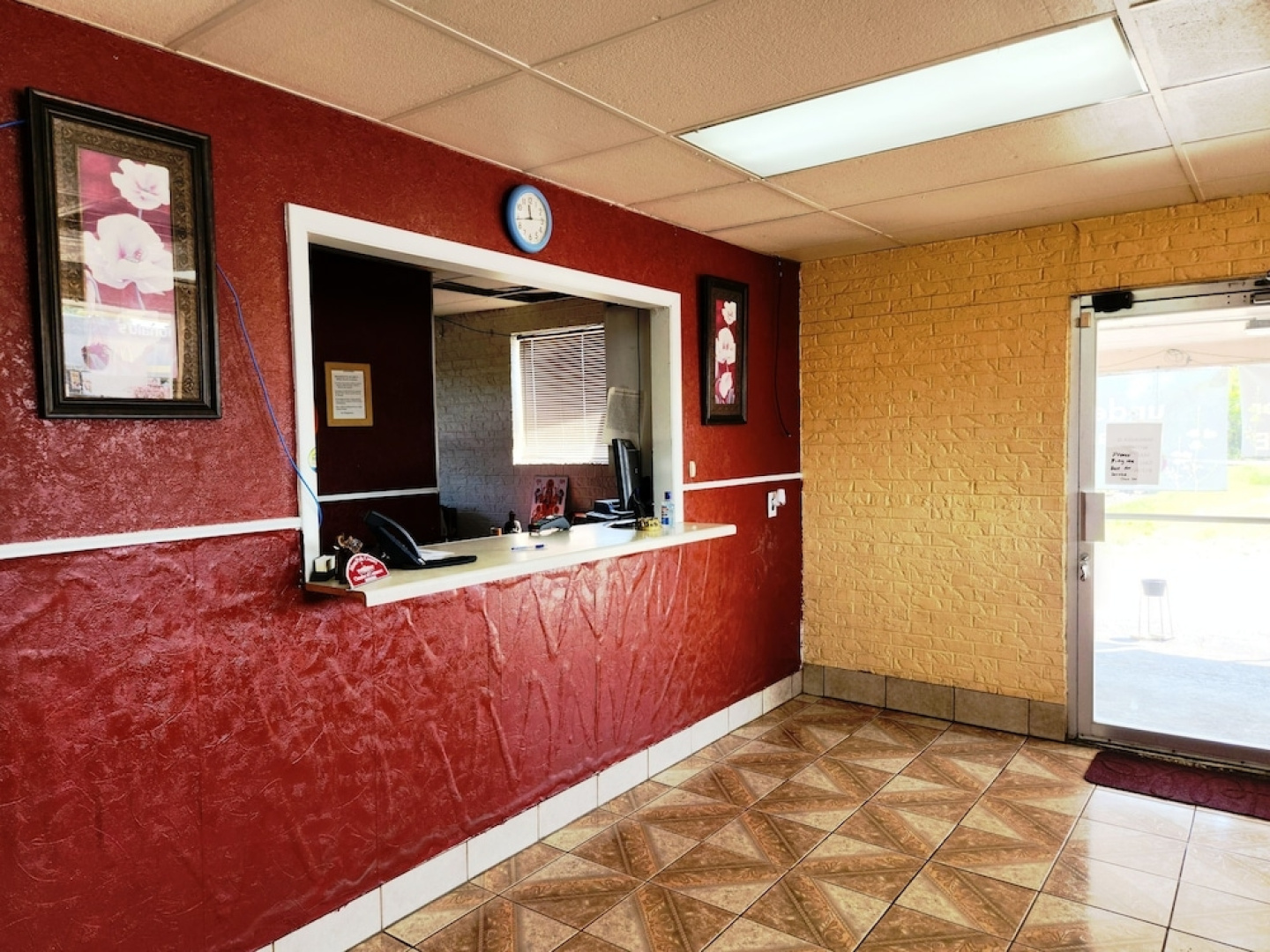 Executive Inn By OYO Queenville Mena