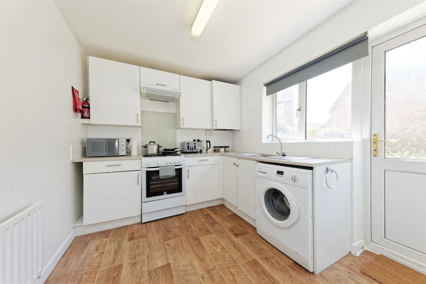 Lovely 2-bed House in Kent - Parking Available