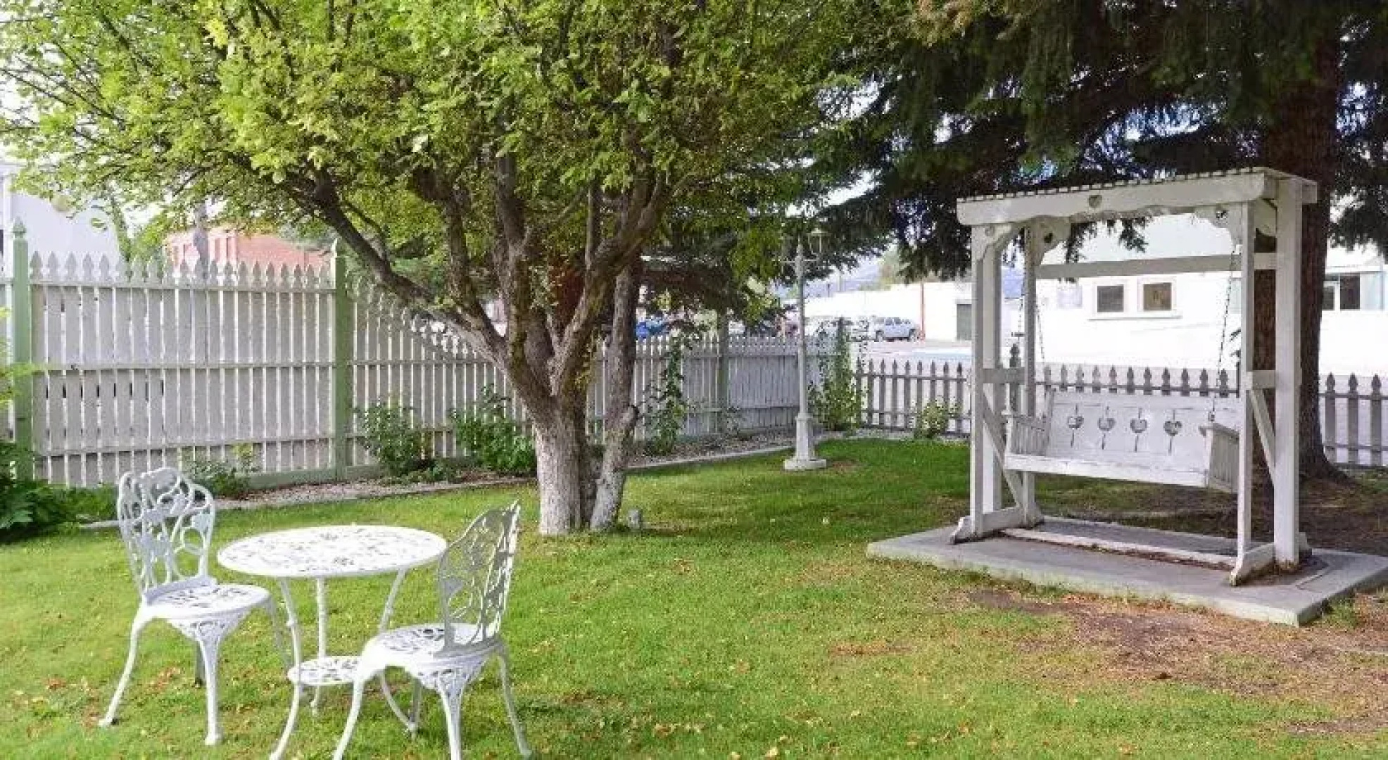 All Aboard Cafe and Inn