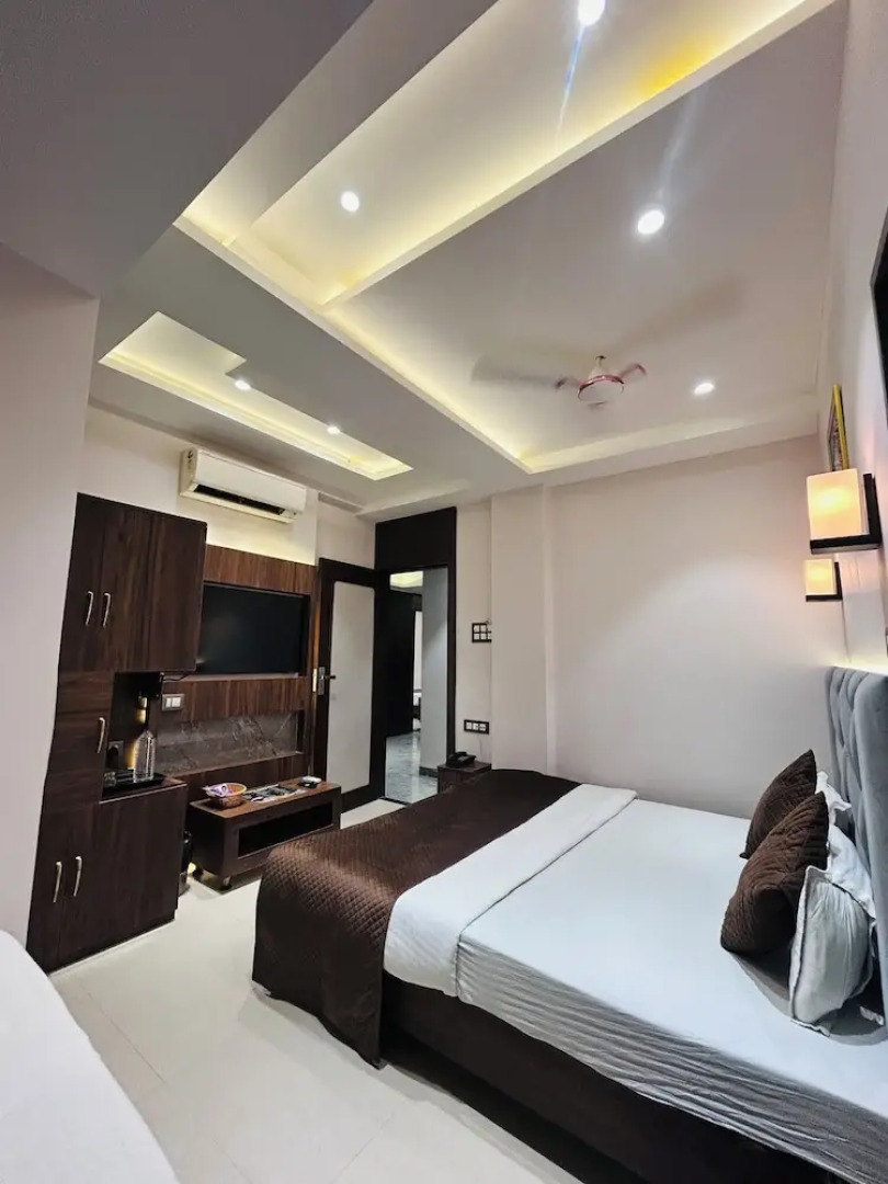 Hotel Care Residency By OYO Rooms