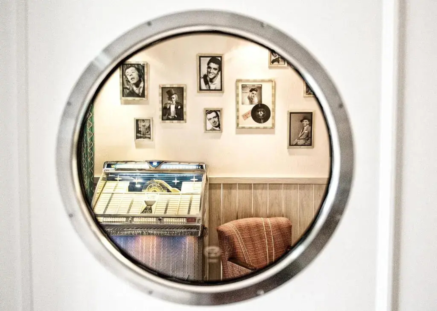 Bernstein Hotel "50`s Seaside Motel"