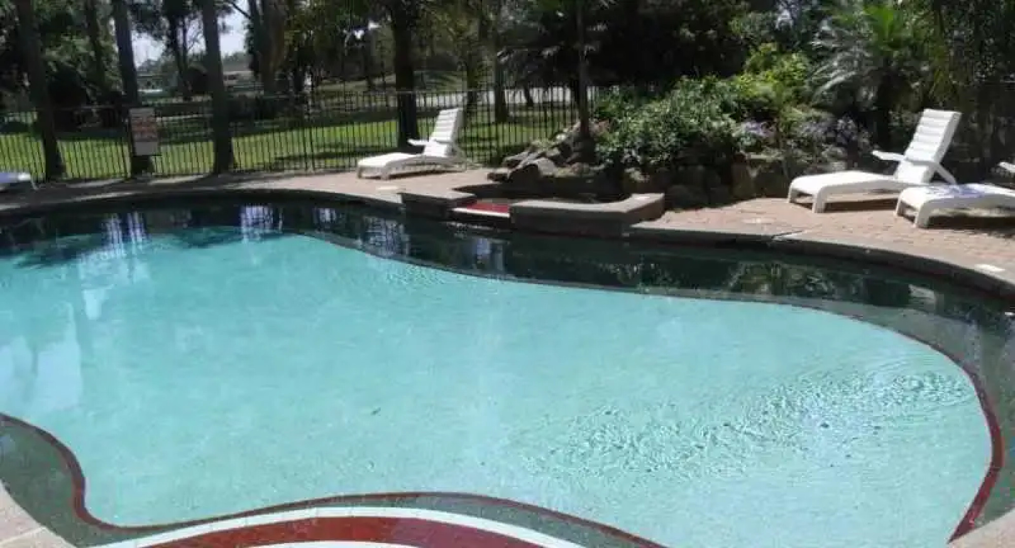 Quality Inn Charbonnier Hallmark