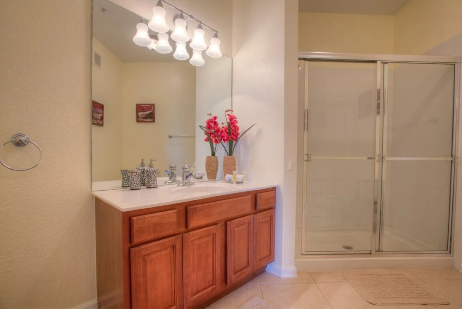 Spacious Vista Cay Condo, Close to Conv. Center